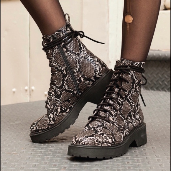Steve Madden combat boots - Picture 1 of 4